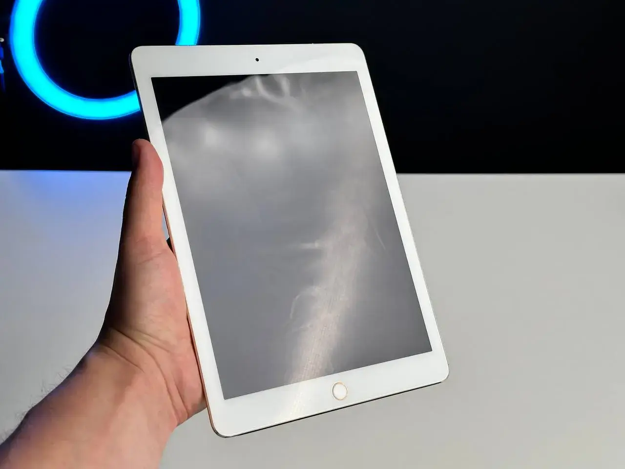 USED iPad Pro 9.7 Wi-FI + Cellular 128GB Gold (MLQ52)🔋85% (Стан - 8.8/10, комплект - повний, гарантія - 1 міс.)