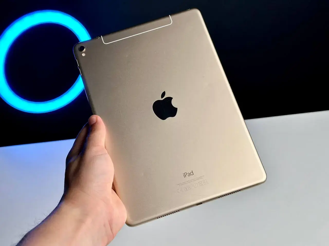 USED iPad Pro 9.7 Wi-FI + Cellular 128GB Gold (MLQ52)🔋85% (Стан - 8.8/10, комплект - повний, гарантія - 1 міс.)
