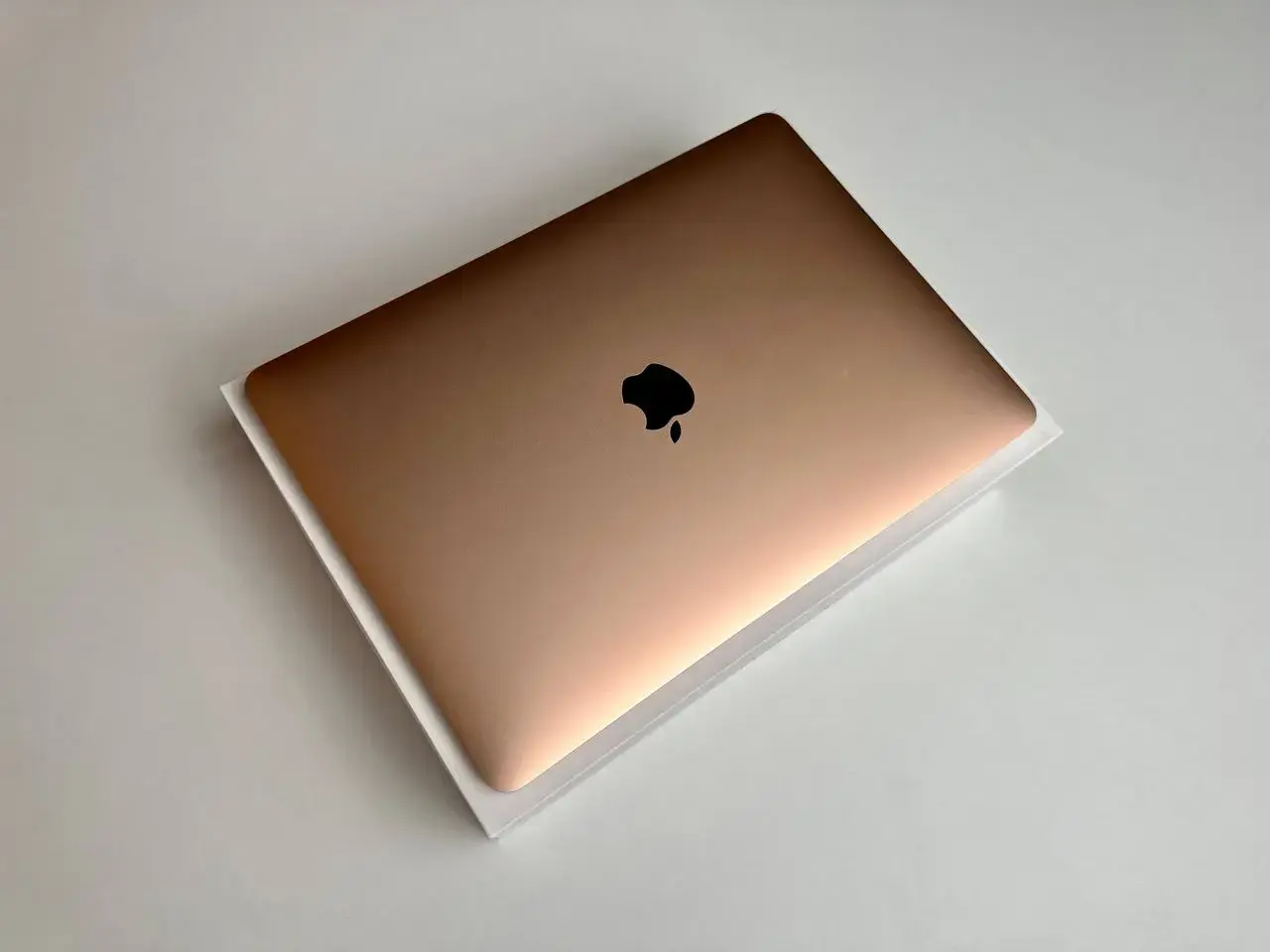 USED MacBook Air 13" Gold 2018 (MREE2) (i5 | 8 ГБ | 128 ГБ SSD)(Стан - 9/10 Комплект - повний | Гарантія - 1 міс | Стан акумулятора - 833 циклів)