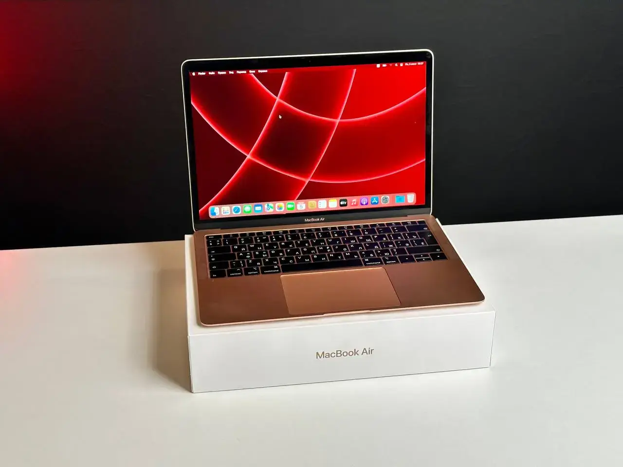 USED MacBook Air 13" Gold 2018 (MREE2) (i5 | 8 ГБ | 128 ГБ SSD)(Стан - 9/10 Комплект - повний | Гарантія - 1 міс | Стан акумулятора - 833 циклів)