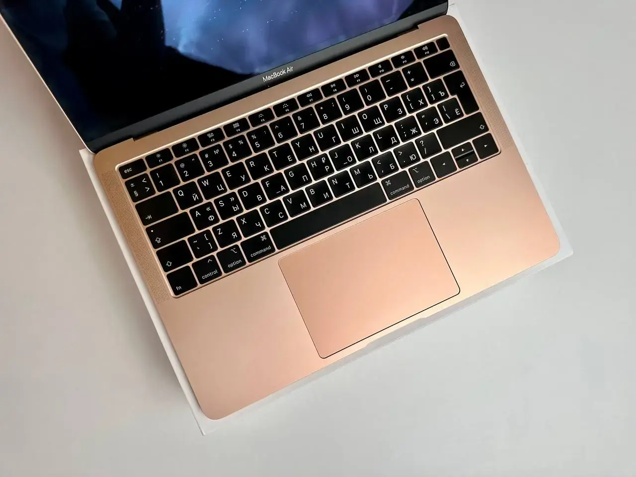 USED MacBook Air 13" Gold 2018 (MREE2) (i5 | 8 ГБ | 128 ГБ SSD)(Стан - 9/10 Комплект - повний | Гарантія - 1 міс | Стан акумулятора - 833 циклів)