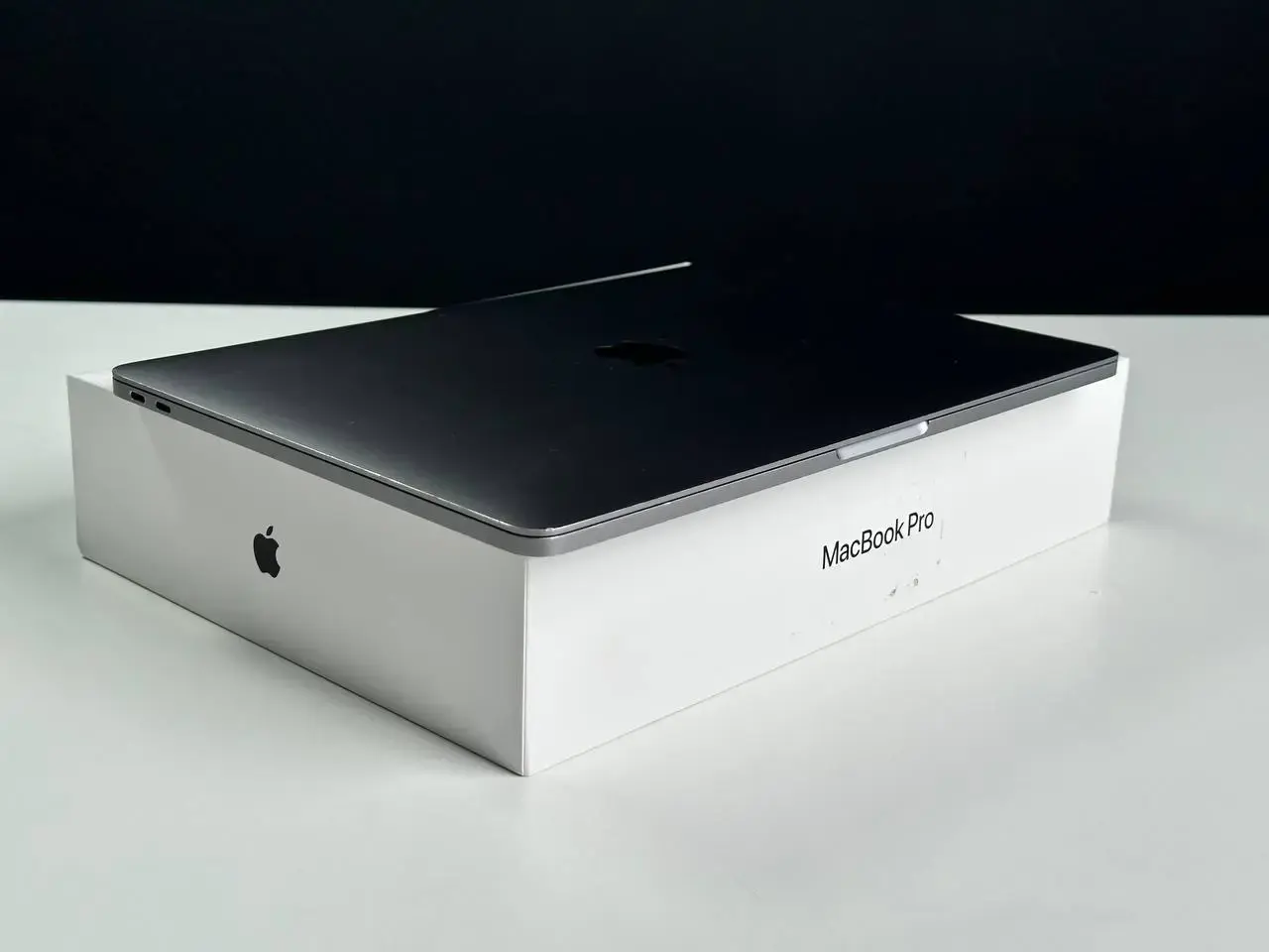 USED MacBook Pro 13" Space Gray 2016 (i5/16/256GB)(Стан - 7/10 Комплект - повний | Гарантія - 1 міс | Стан акумулятора - (84%) 354 циклів)