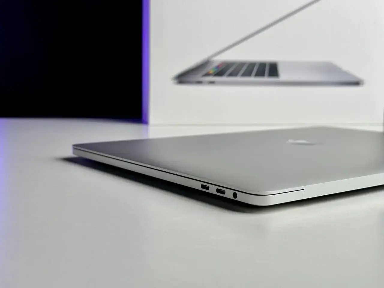 💻 USED MacBook Pro 15" Silver (MR962) 2018, (i7/16GB/256GB)(Стан - 9/10. Комплект - повний | гарантія - 1 міс.) - Cycle 350