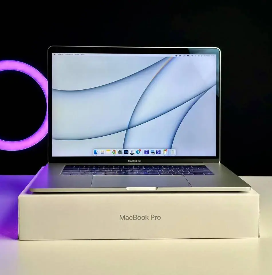 💻 USED MacBook Pro 15" Silver (MR962) 2018, (i7/16GB/256GB)(Стан - 9/10. Комплект - повний | гарантія - 1 міс.) - Cycle 350