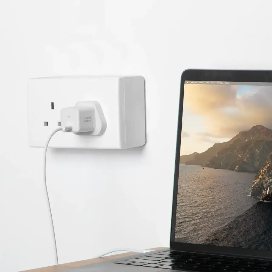 Зарядний пристрій Native Union Fast GaN Charger PD 30W USB-C Port White (FAST-PD30-2-WHT-EU)