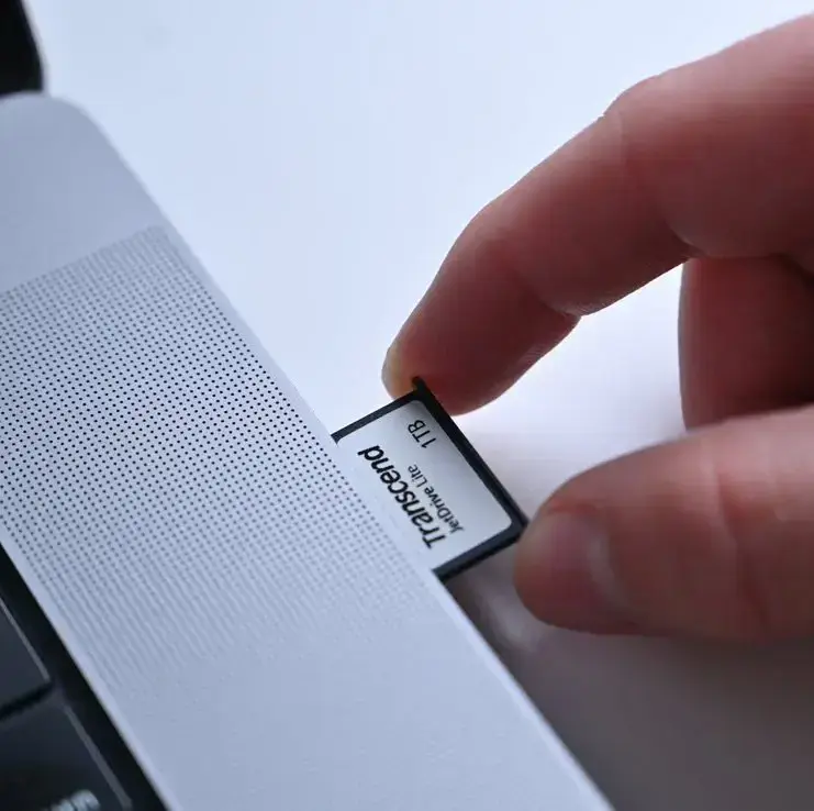 Розширення памʼяті ноутбука MacBook Pro 14-inch and 16-inch 2021 - 2023 Transcend JetDrive Lite 330 256GB Expansion Card (TS256GJDL330)