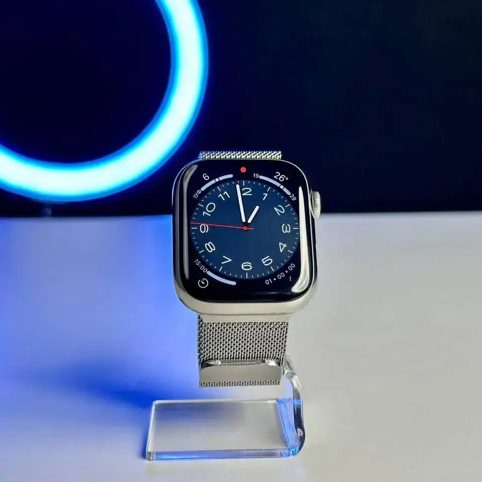 🕰USED Apple Watch Series 7 GPS + Cellular 45mm Silver Stainless Steel Case with Milanese Loop (MKJD3, MKJV3)