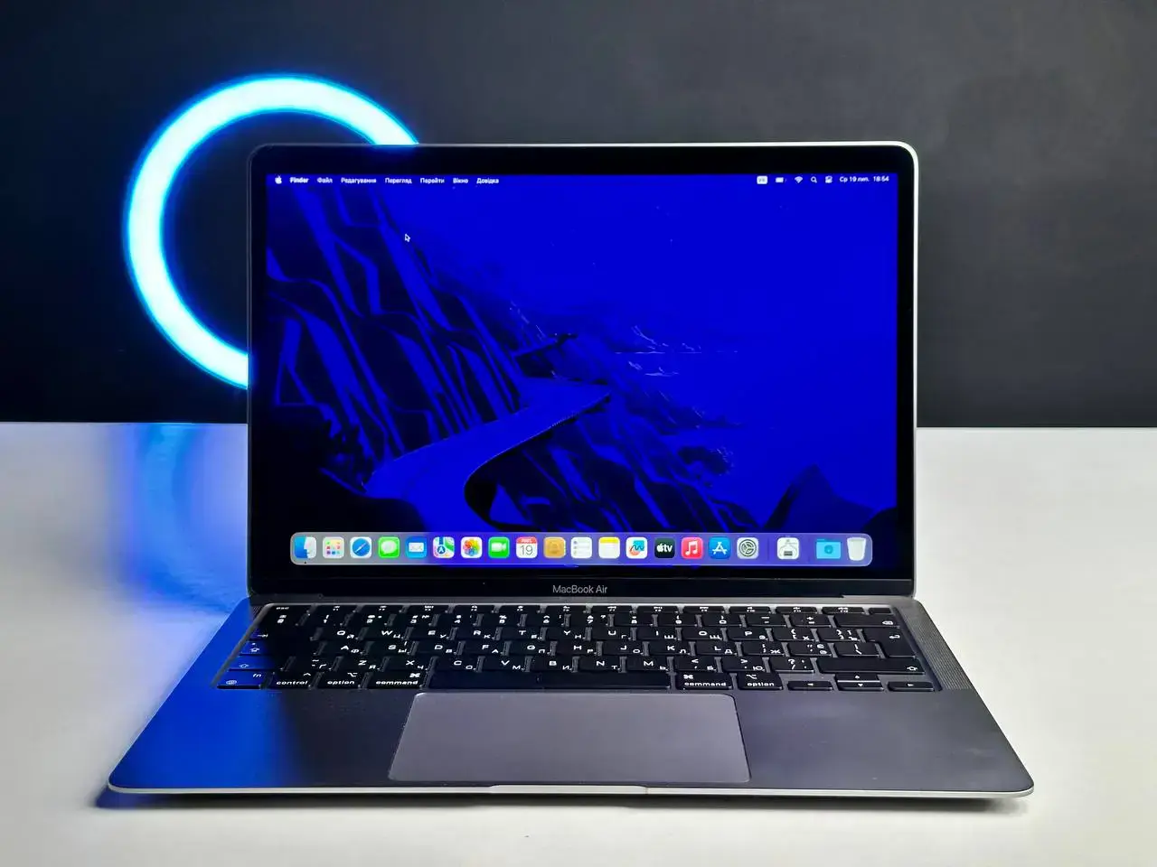📲USED MacBook Air 13" Space Gray 2020 (MGN73) (M1/8GB/512SSD)(Стан - 9.5/10. Комплект - повний | гарантія - 1 міс.) - Cycle 72