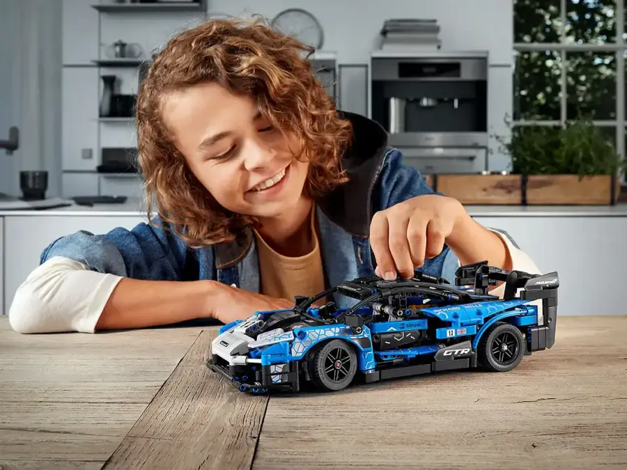 Авто-конструктор LEGO McLaren Senna GTR (42123)