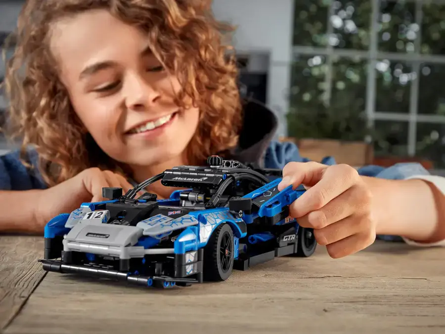 Авто-конструктор LEGO McLaren Senna GTR (42123)