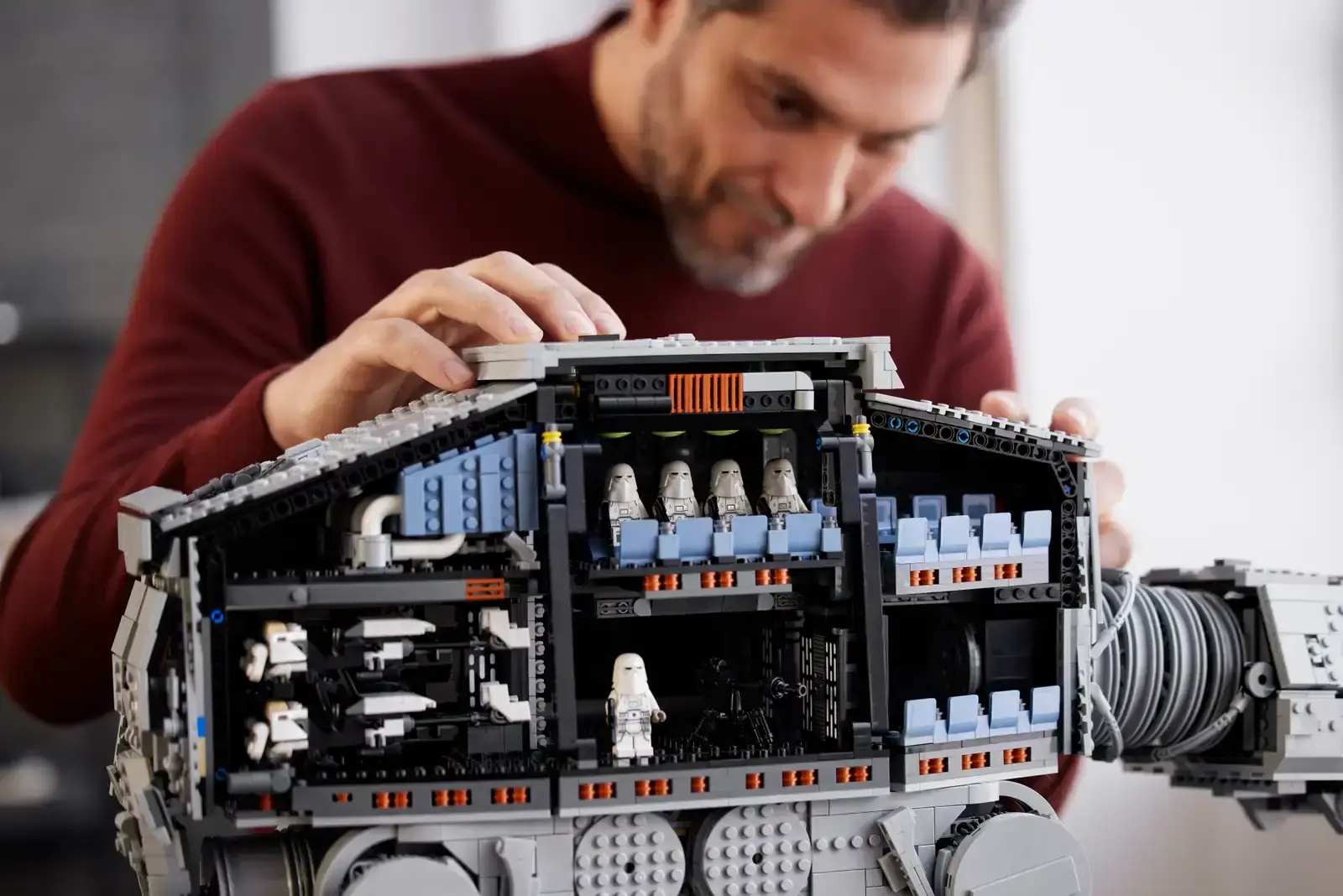 Блоковий конструктор LEGO AT-AT (75313)