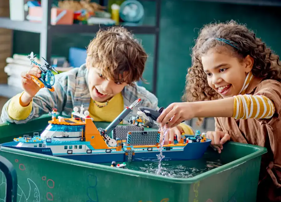 Блоковий конструктор LEGO City Арктичний дослідницький корабель (60368)