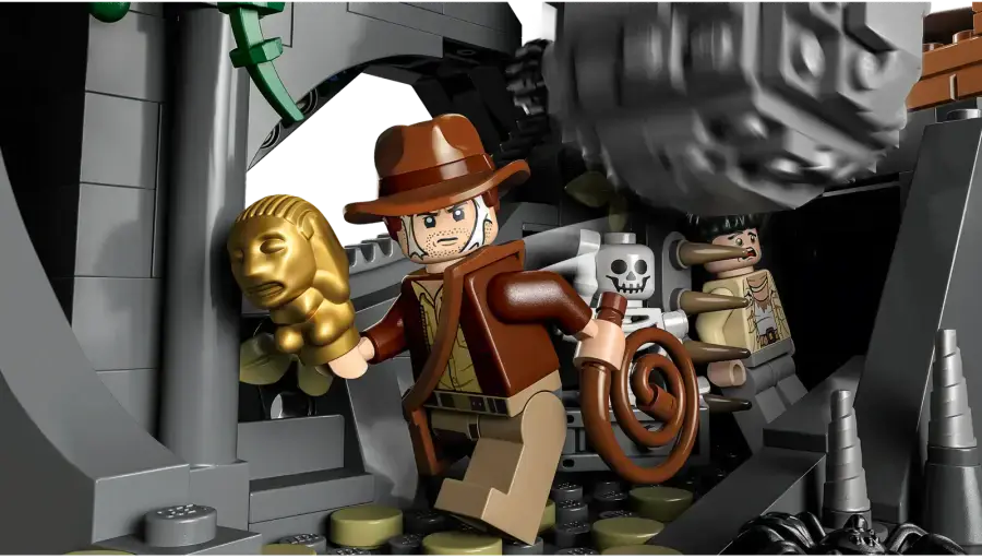 Блочный конструктор LEGO Indiana Jones Храм Золотого Идола (77015)