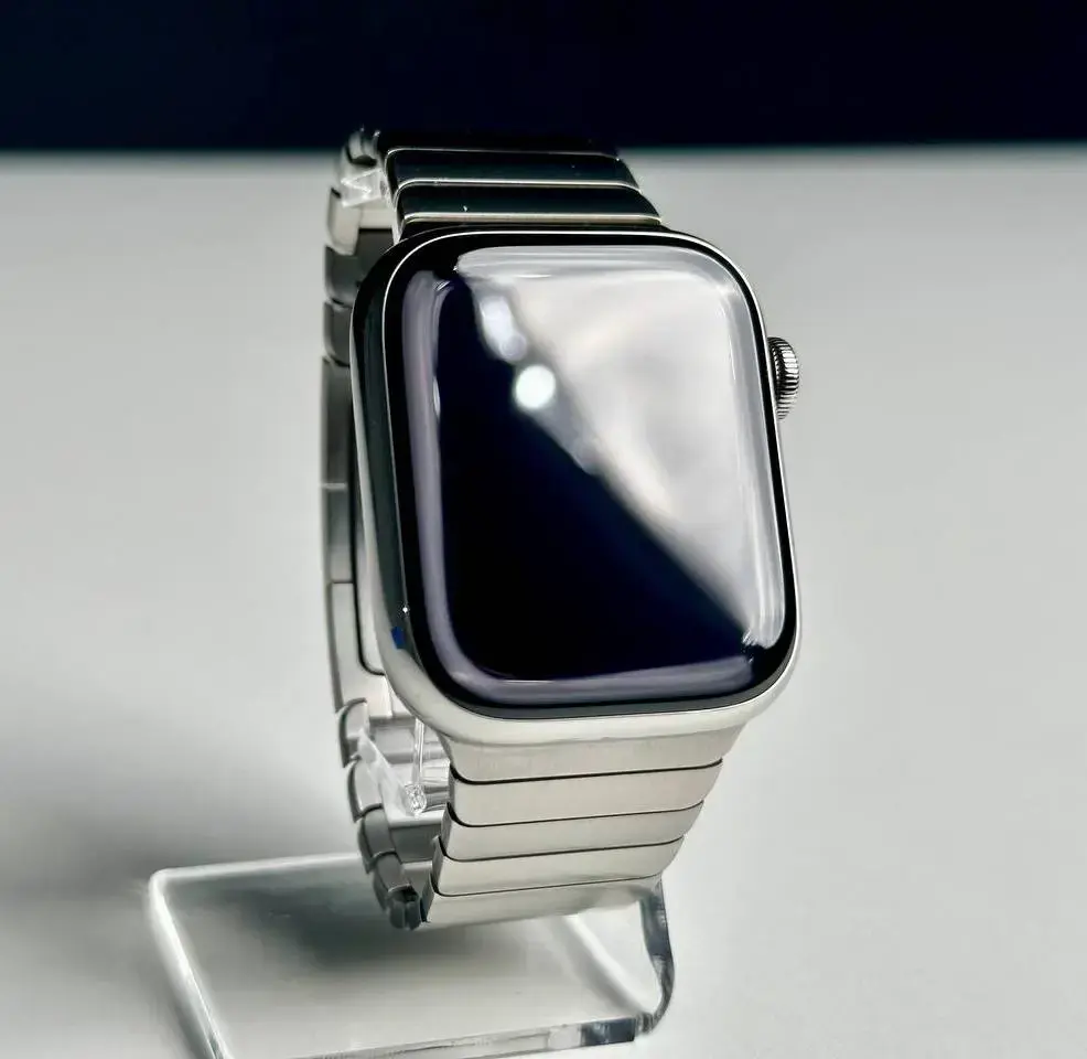 USED Apple Watch Series 7 GPS + Cellular 45mm Silver Stainless Steel Case with Apple Link Bracelet (MKJD3, MKJV3)