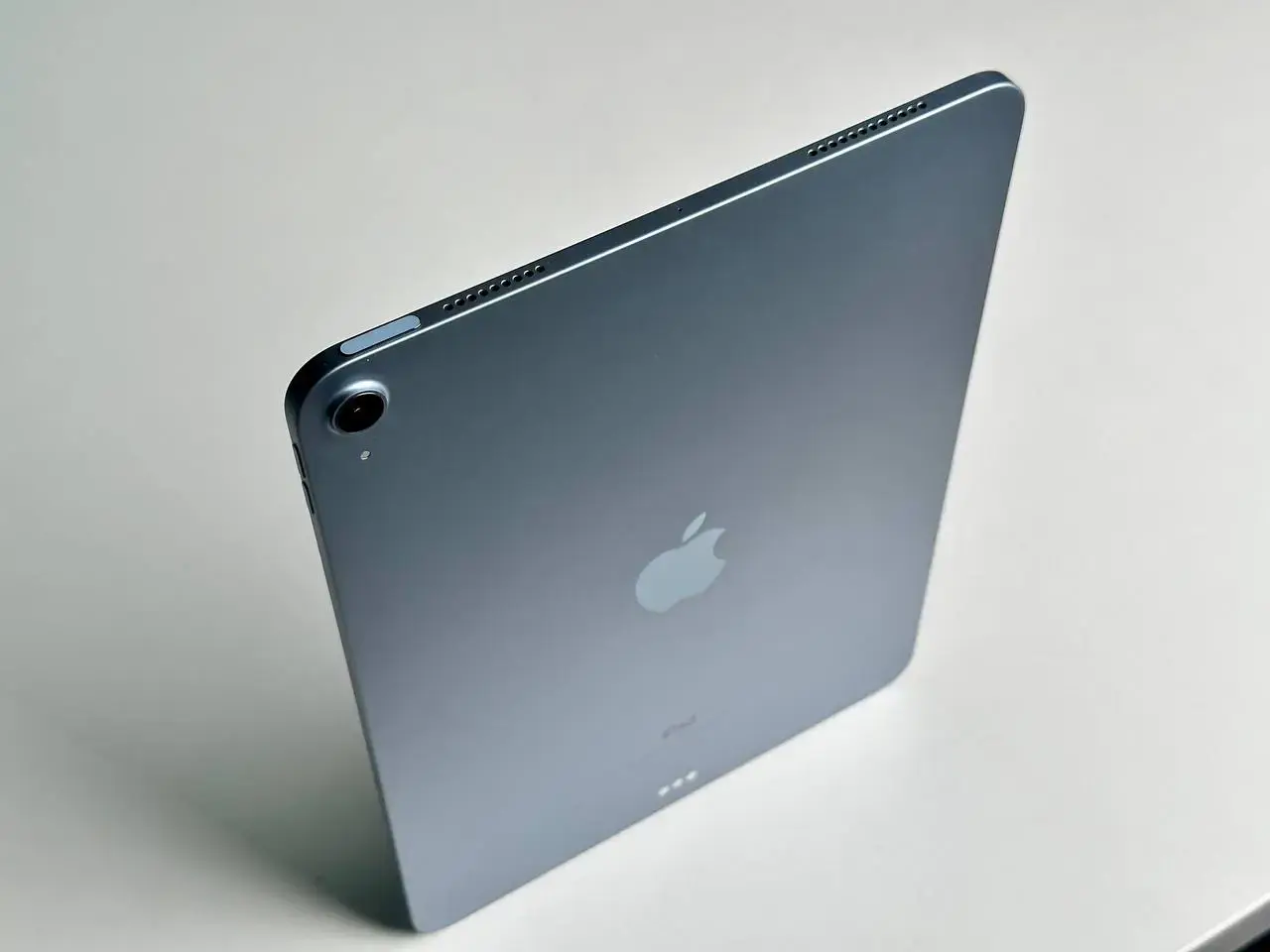 USED iPad Air 4 10.9'' Wi-Fi 64GB Sky Blue (MYFQ2)🔋89% (Стан - 9.5/10, комплект - повний, гарантія - 1 міс.)