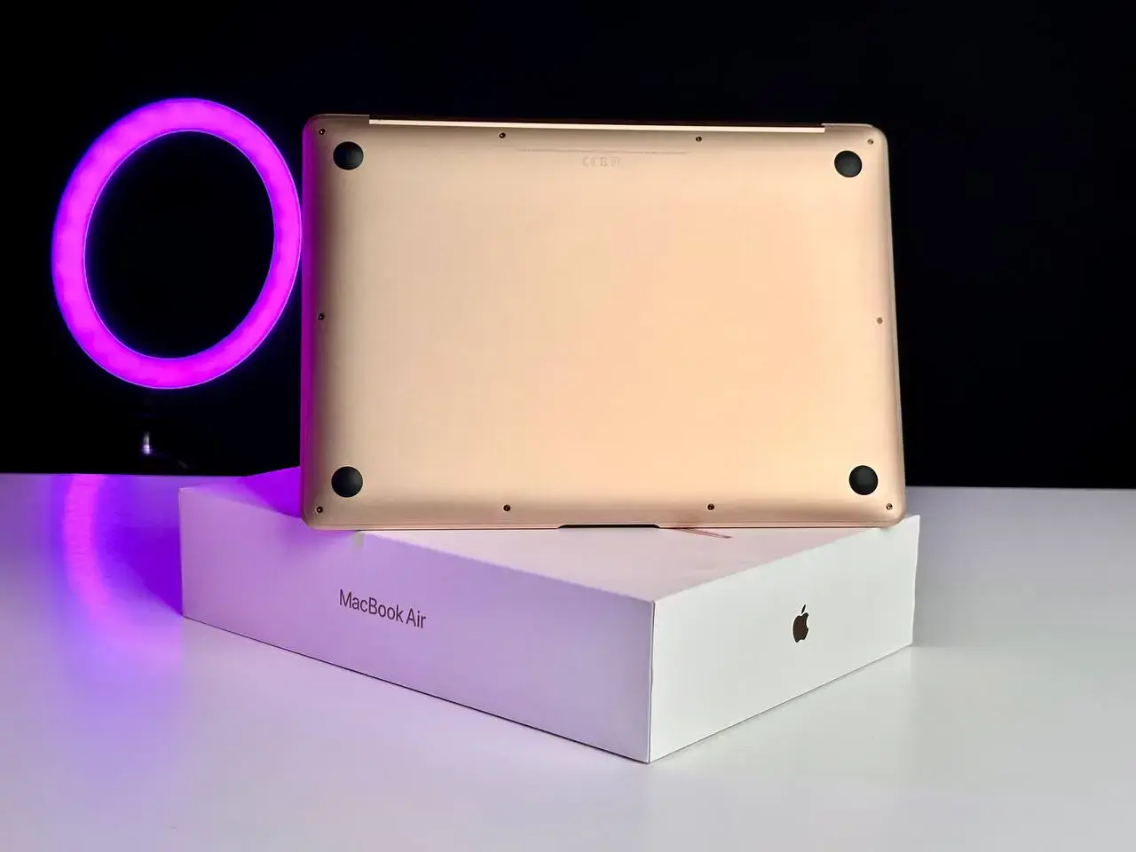 USED MacBook Air 13" Gold 2020 (MWTL2)(i3/8GB/256SSD)(Стан - 8.9/10. Комплект - повний | гарантія - 1 міс.) - Cycle 423