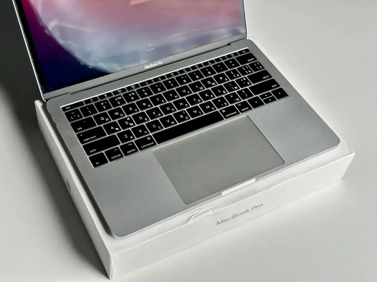 USED MacBook Pro 13" Silver (MPXU2) 2017 (i5/8GB/256GB)(Стан - 9/10. Комплект - повний | гарантія - 1 міс.) - Cycle 0