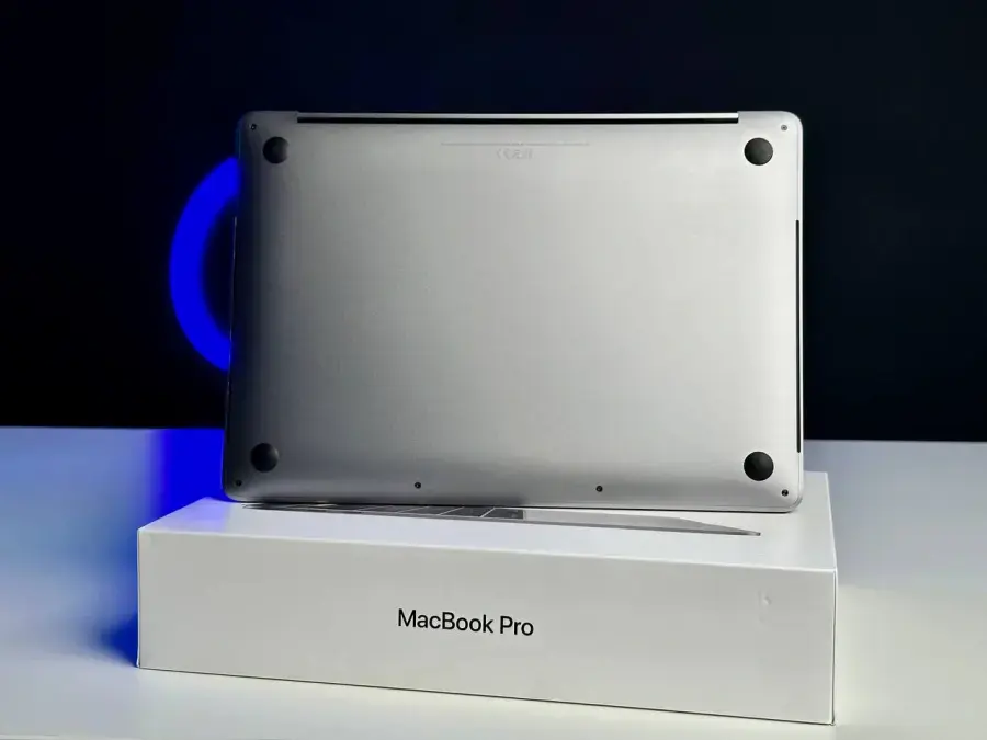 ВЖИВАНИЙ MacBook Pro 13" Space Gray (MV962) 2019 | 4-ядерний Intel Core i5 | 2,4 - 4,1 ГГц | 256 ГБ SSD | 8 ГБ (2133 МГц) | Intel Iris Plus Graphics 655 | Стан: гарний | Акумулятор: 80% | Гарантія: 1 місяць | Комплект: повний