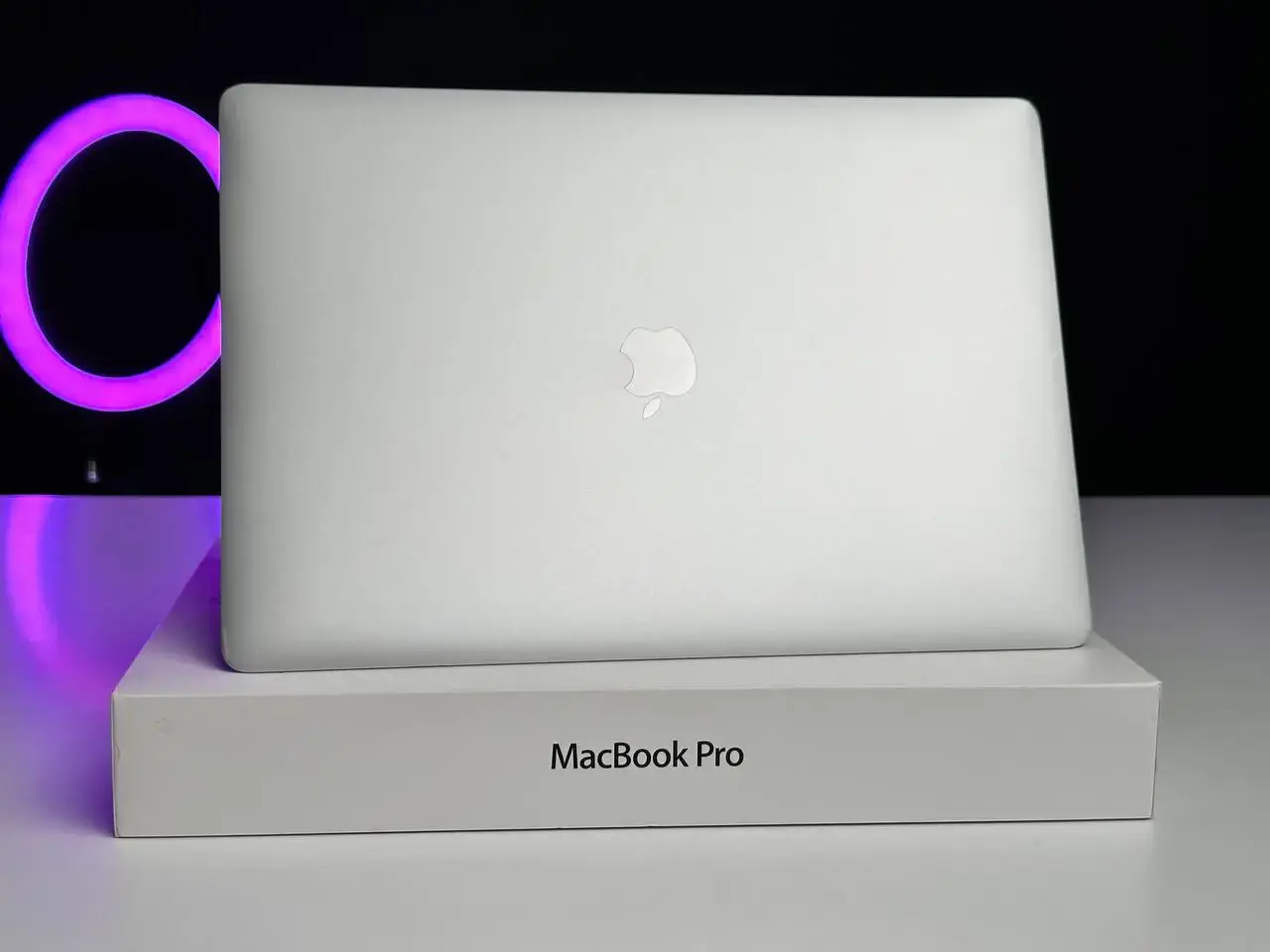 USED MacBook Pro 15" Silver (MR962) 2018 (і7/16GB/256SSD)(Стан - 8.7/10. Комплект - повний | гарантія - 1 міс.) - Cycle 221
