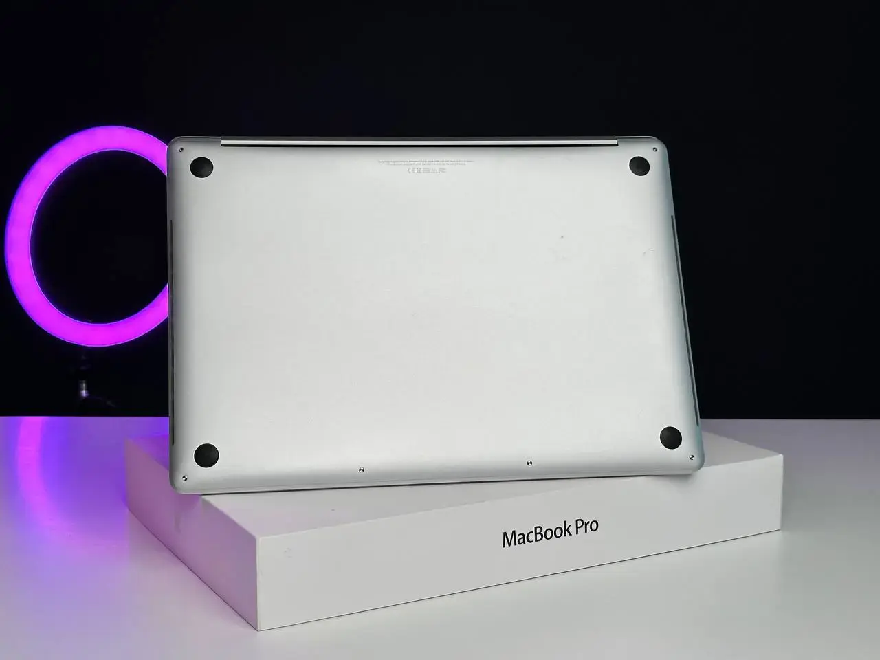 USED MacBook Pro 15" Silver (MR962) 2018 (і7/16GB/256SSD)(Стан - 8.7/10. Комплект - повний | гарантія - 1 міс.) - Cycle 221