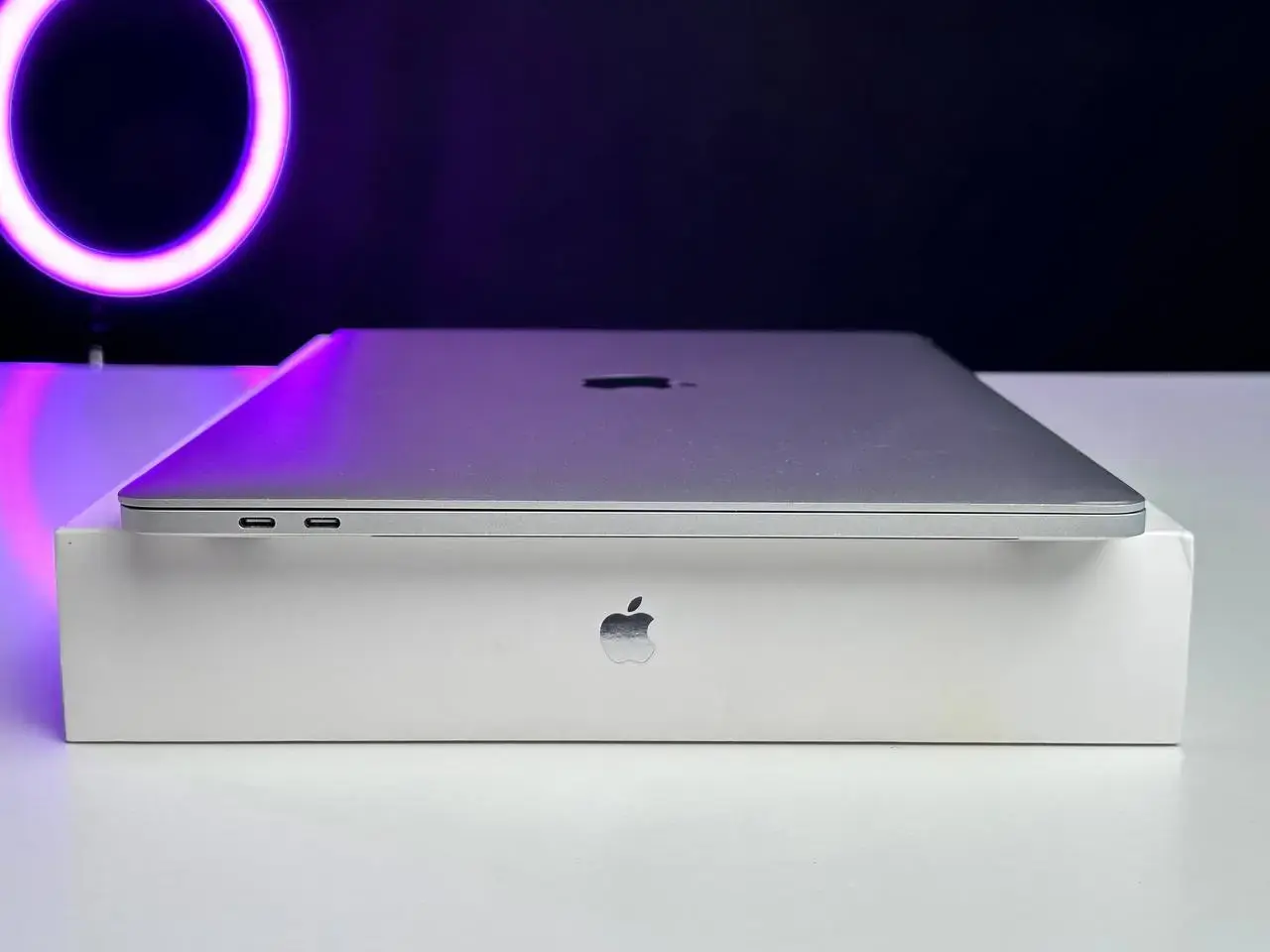 USED MacBook Pro 15" Silver (MR962) 2018 (і7/16GB/256SSD)(Стан - 8.7/10. Комплект - повний | гарантія - 1 міс.) - Cycle 221