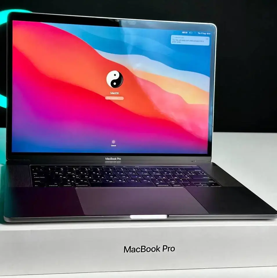 USED MacBook Pro 15" Space Gray (MR932) 2018 (i7/16GB/256GB)(Стан - 9/10. Комплект - повний | гарантія - 1 міс.) - Cycle 0