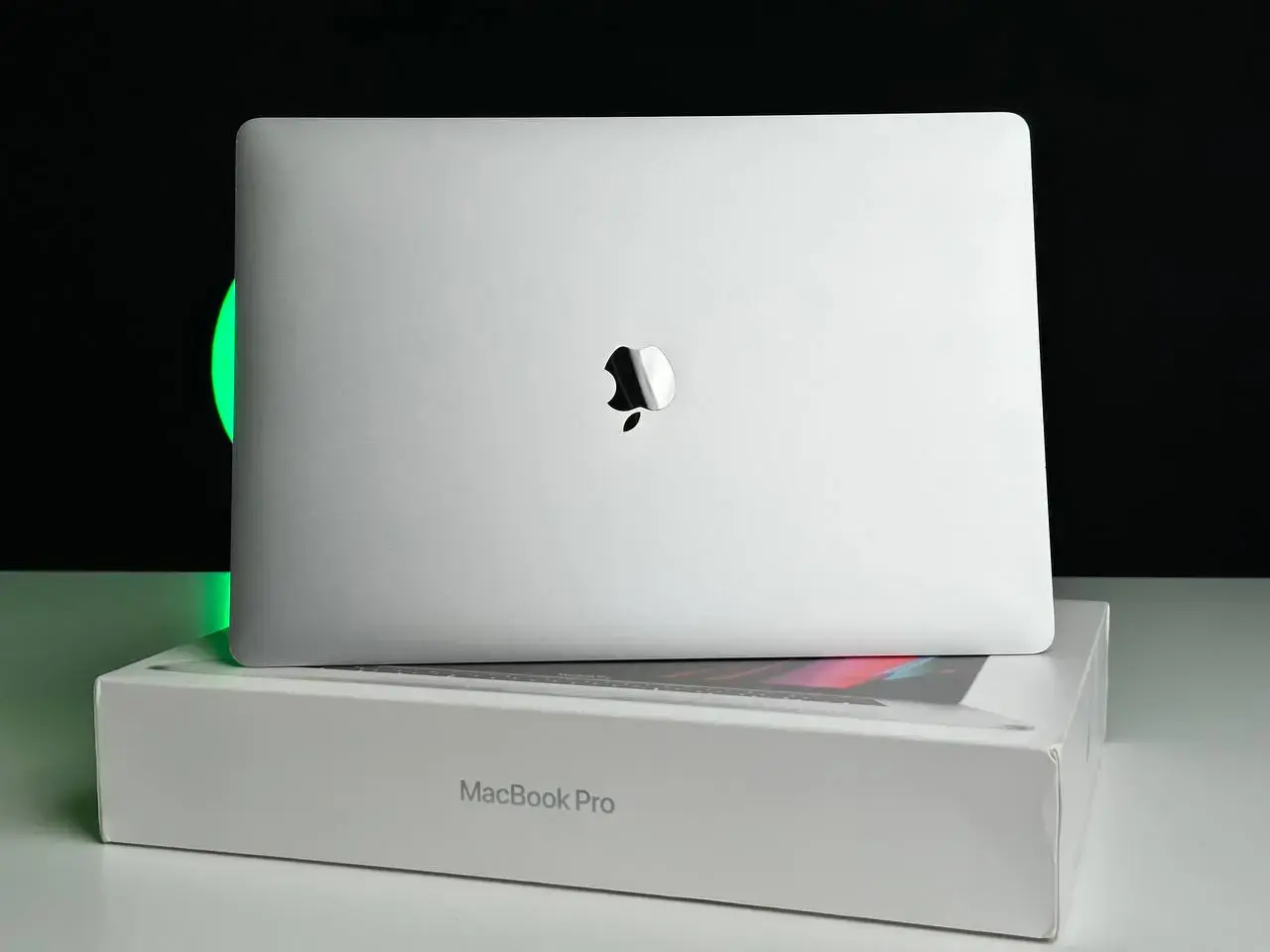 USED MacBook Pro 16" Silver (MVVM2) 2019 (i9/16GB/1TB)(Стан - 8.9/10. Комплект - повний | гарантія - 1 міс.) - Cycle 888