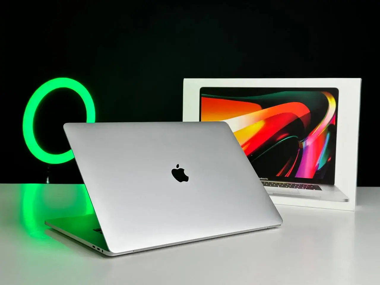 USED MacBook Pro 16" Silver (MVVM2) 2019 (i9/16GB/1TB)(Стан - 8.9/10. Комплект - повний | гарантія - 1 міс.) - Cycle 888