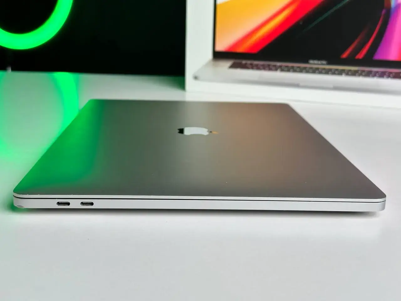 USED MacBook Pro 16" Silver (MVVM2) 2019 (i9/16GB/1TB)(Стан - 8.9/10. Комплект - повний | гарантія - 1 міс.) - Cycle 888