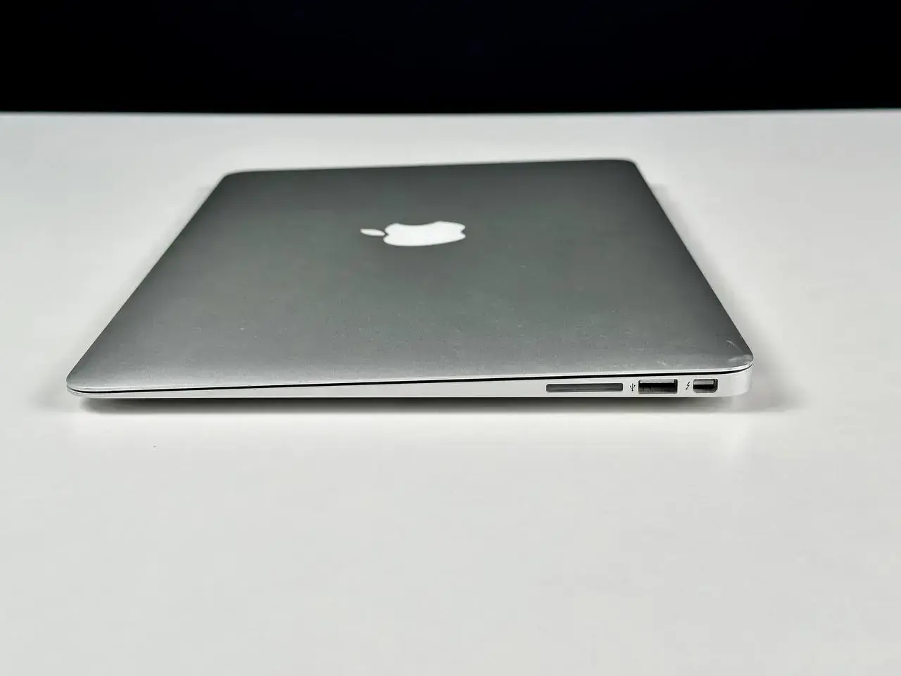 ВЖИВАНИЙ USED MacBook Air 13" (MQD32) 2017 (i5/8GB/128GB)(Стан - 8.9/10. Комплект - повний | гарантія - 1 міс.) - Cycle 744 - Стан: гарний | Комплект: повний | Гарантія: 1 міс.
