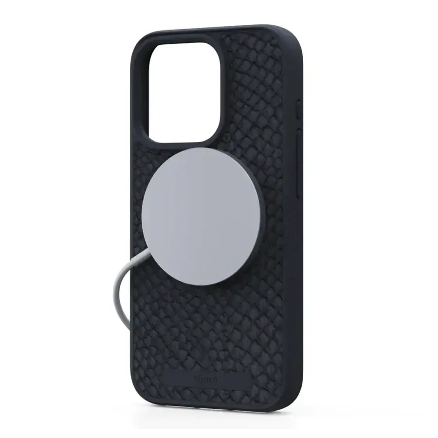 Чехол Njord Salmon Leather MagSafe Case for iPhone 15 Pro - Black (NA53SL00)