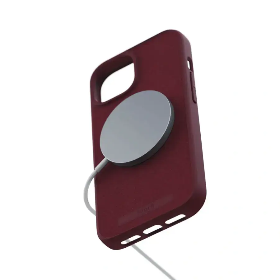 Чехол Njord Suede MagSafe Case for iPhone 15 - Crimson Red (NA51SU11)