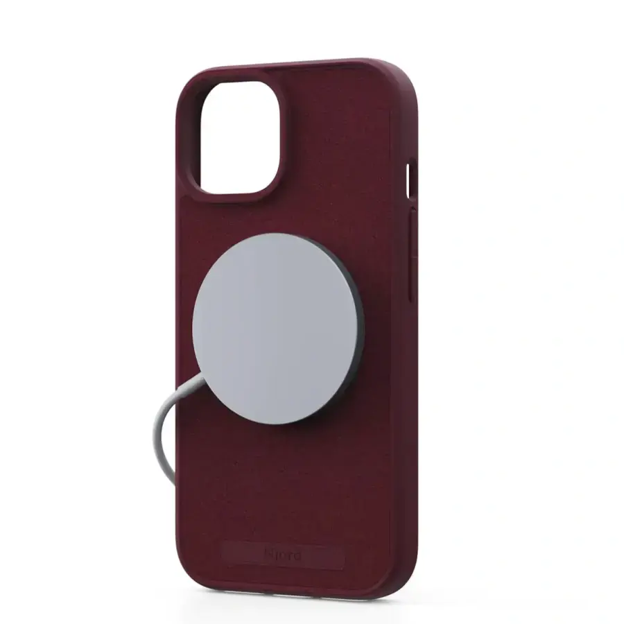 Чехол Njord Suede MagSafe Case for iPhone 15 - Crimson Red (NA51SU11)