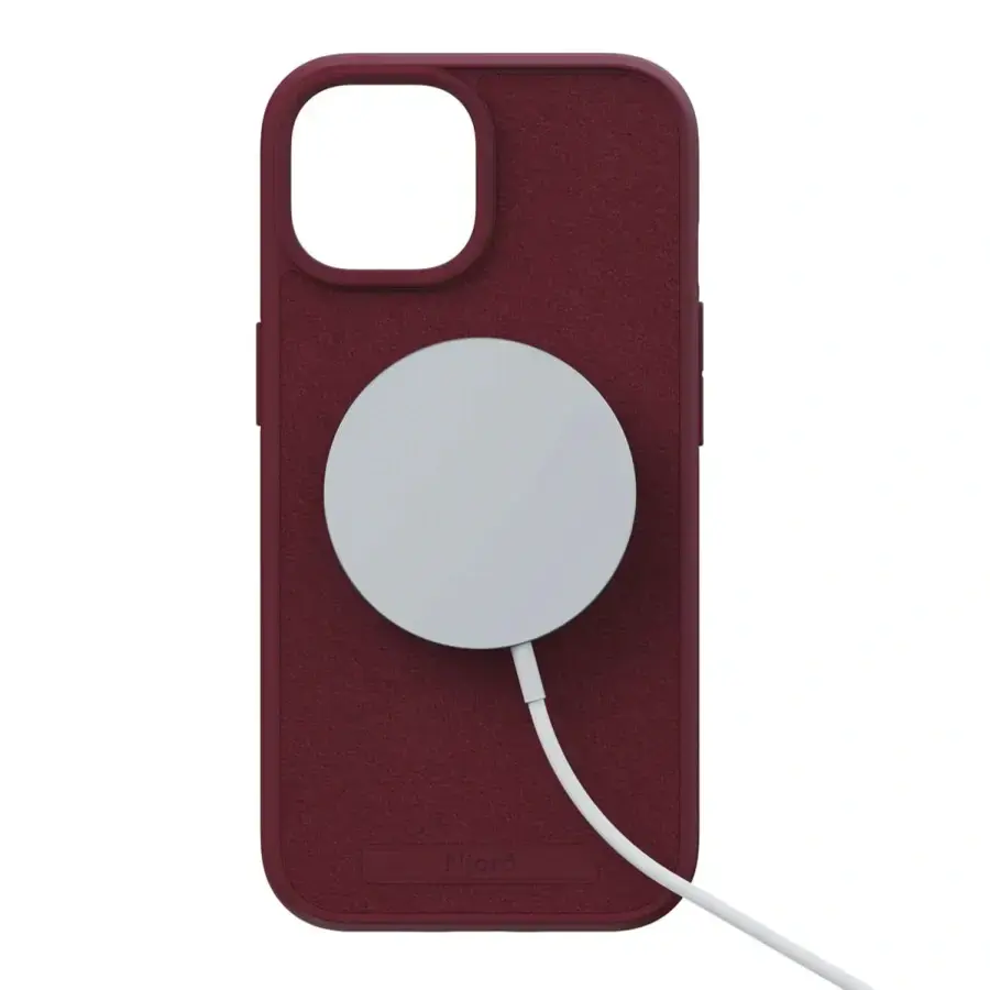 Чехол Njord Suede MagSafe Case for iPhone 15 - Crimson Red (NA51SU11)