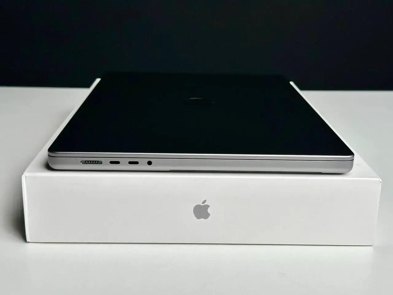 NEW УЦІНКА MacBook Pro 16" Space Gray 2023 (Z174000EC)(Стан - 9.5/10. Комплект - повний | гарантія - 1 міс.) - Cycle 1