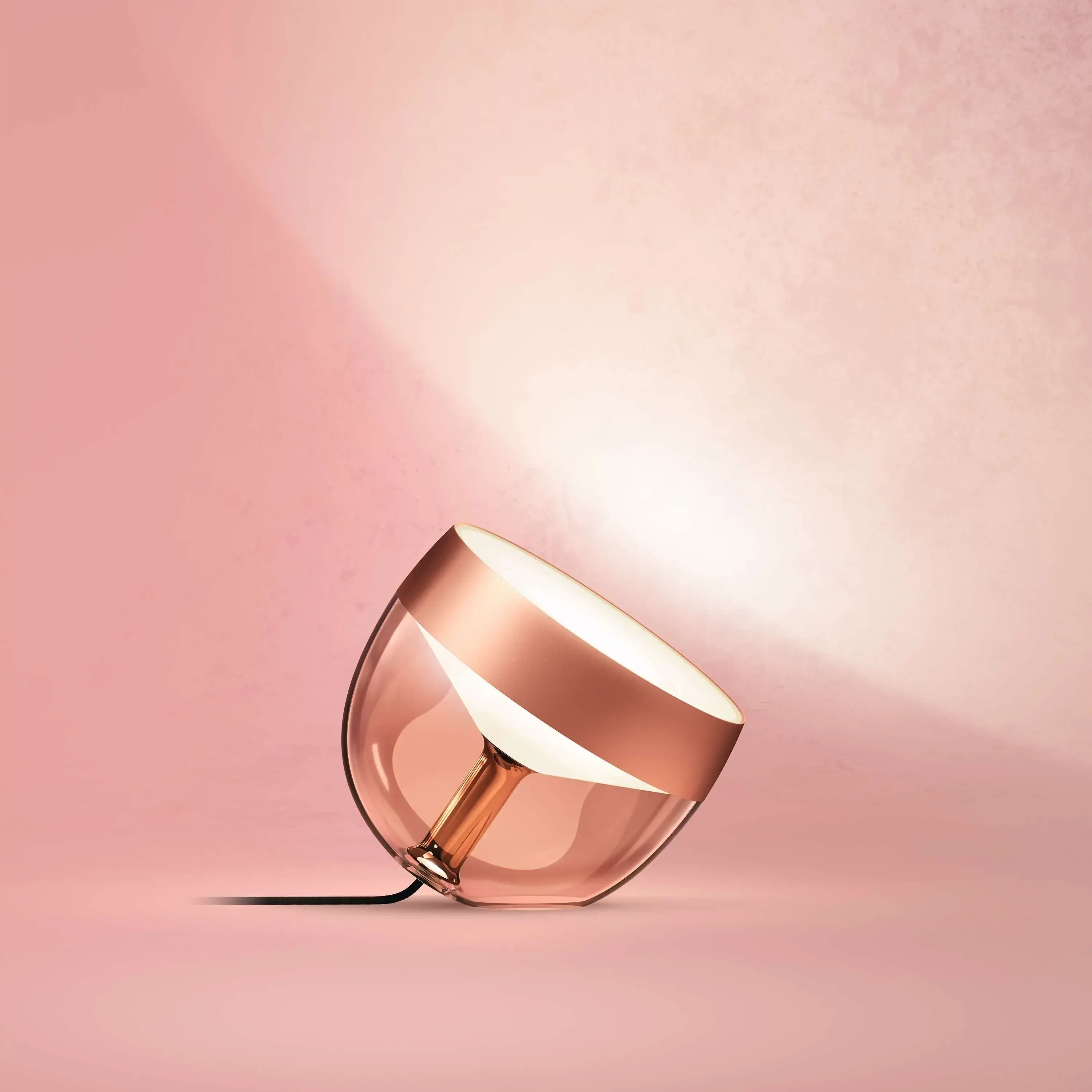 Умная настольная лампа Philips Hue Iris 2000K-6500K Color Bluetooth - Copper (929002376801)