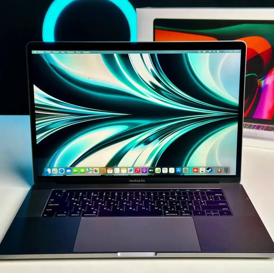USED MacBook Pro 15" Space Gray (Z0V1003E6) 2018, (i9/32GB/512GB/Vega 4 ГБ)(Стан - 9/10. Комплект - повний | гарантія - 1 міс.) - Cycle 314
