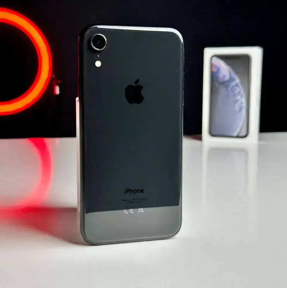 USED Apple iPhone XR 64GB Black (MRY42)