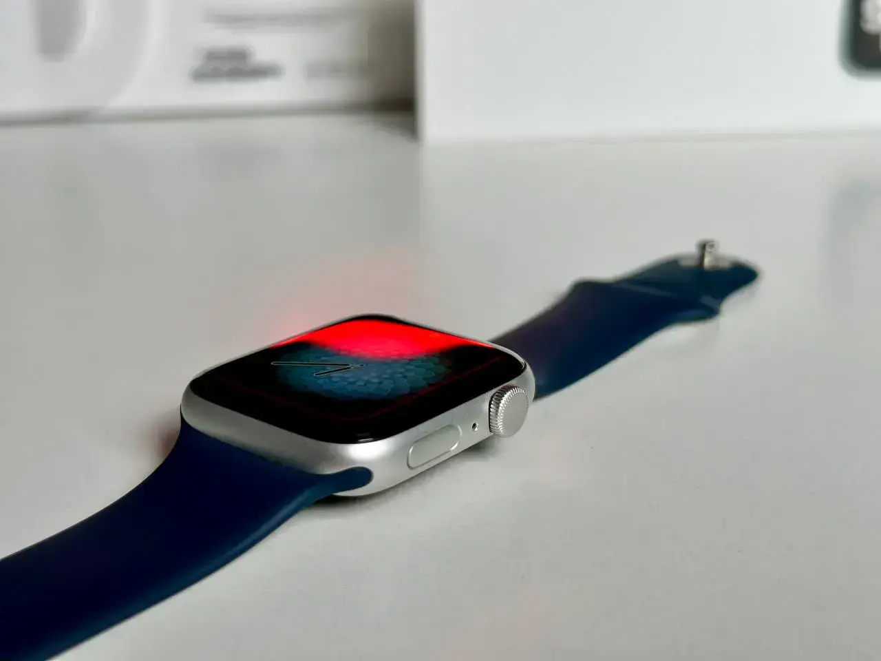 USED Apple Watch SE GPS 44mm Silver Aluminum Case with Abyss Blue Sport Band (MKQ43)
