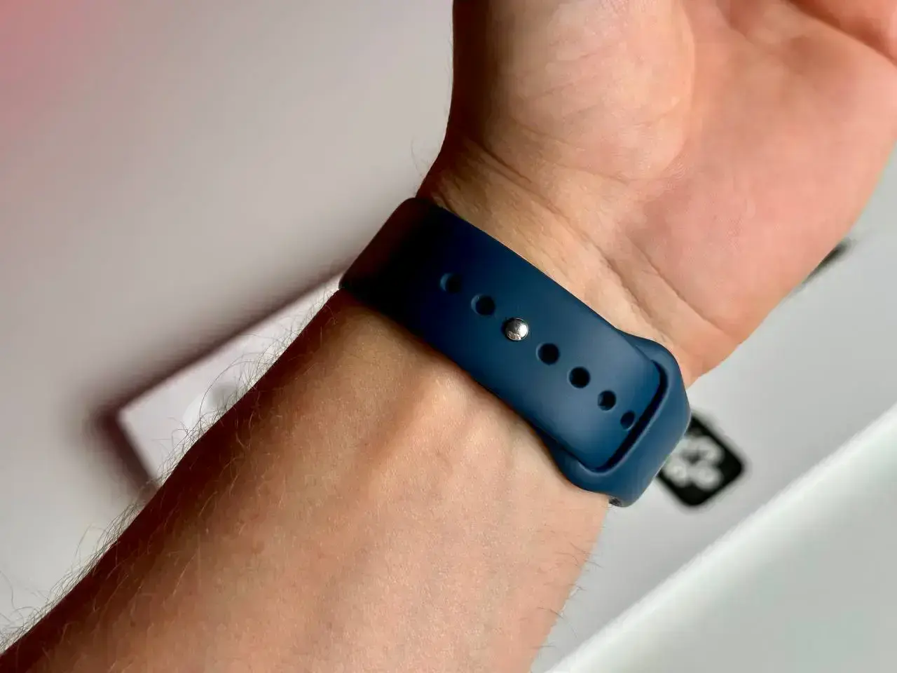 USED Apple Watch SE GPS 44mm Silver Aluminum Case with Abyss Blue Sport Band (MKQ43)