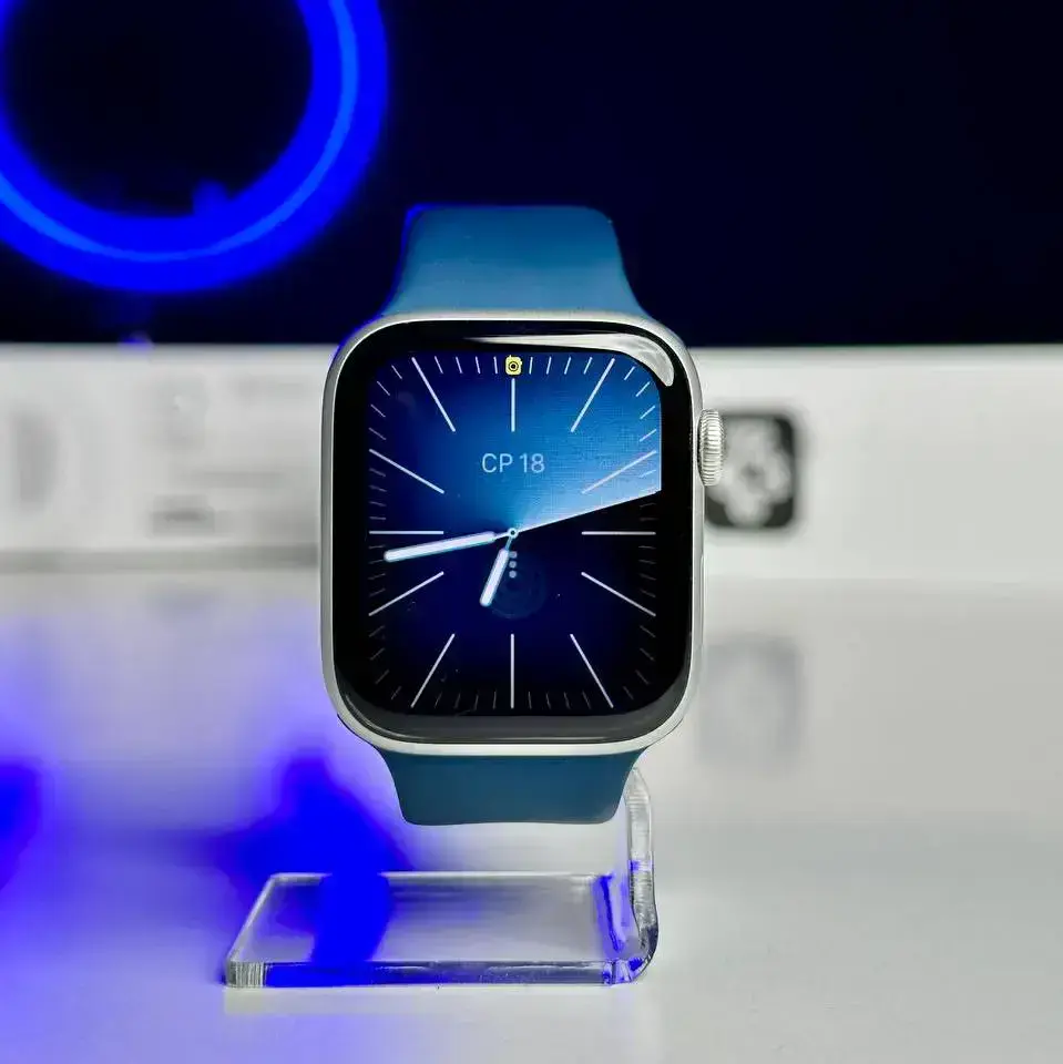 USED Apple Watch SE GPS 44mm Silver Aluminum Case with Abyss Blue Sport Band (MKQ43)