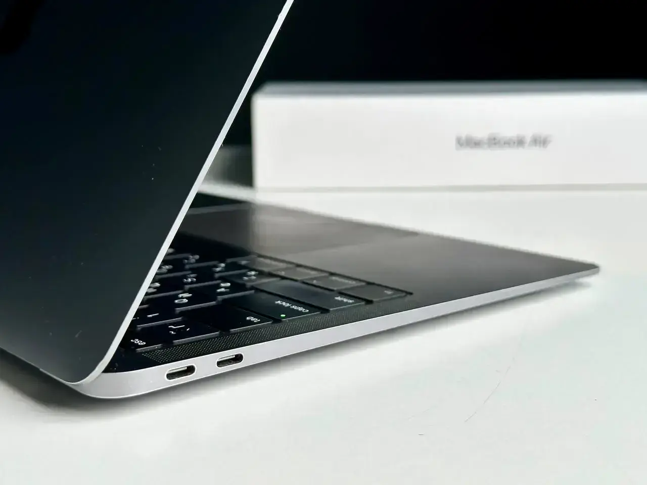 USED MacBook Air 13" Space Gray 2018 (MRE92), (i5/8GB/256SSD)(Стан - 8.8/10. Комплект - повний | гарантія - 1 міс.) - Cycle 659