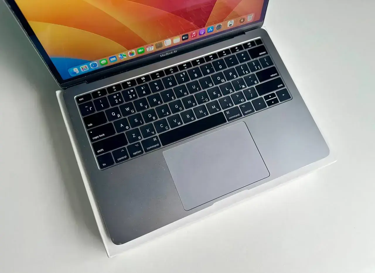 USED MacBook Air 13" Space Gray 2018 (MRE92), (i5/8GB/256SSD)(Стан - 8.8/10. Комплект - повний | гарантія - 1 міс.) - Cycle 659