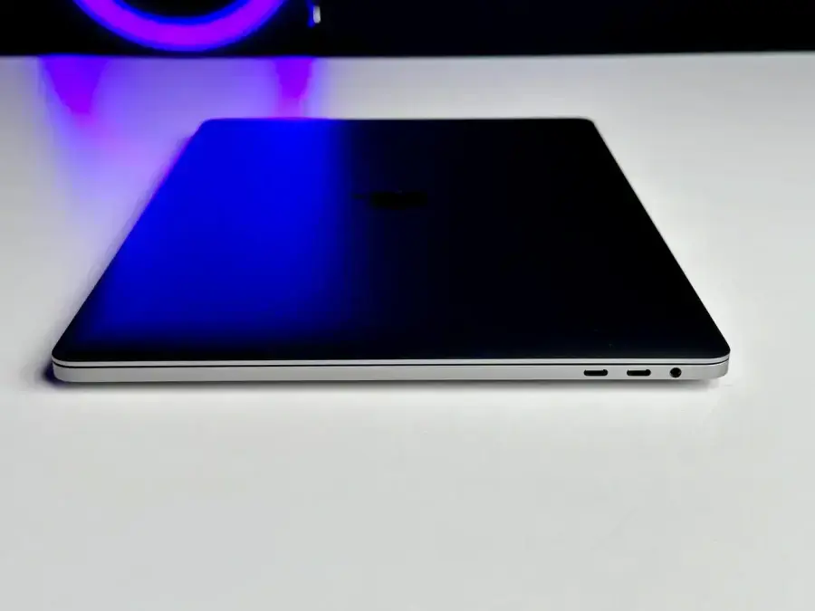 USED MacBook Pro 15" Space Gray (MV902) 2019, (i7/16GB/256SSD)🔋100% (Стан - 9/10. Комплект - повний | гарантія - 1 міс.) - Cycle 28