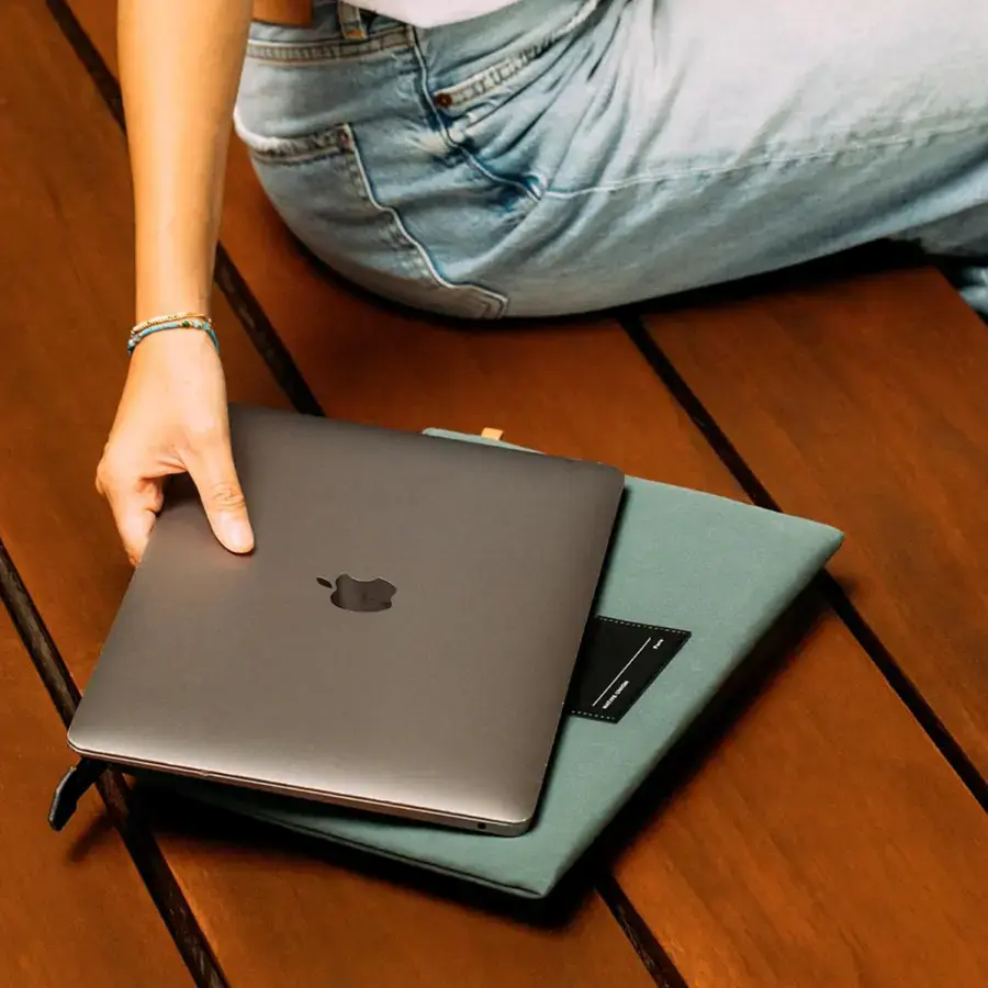 Чехол Native Union W.F.A Stow Lite 16" Sleeve Case Slate Green for MacBook Pro 16" (STOW-LT-MBS-SLG-16)