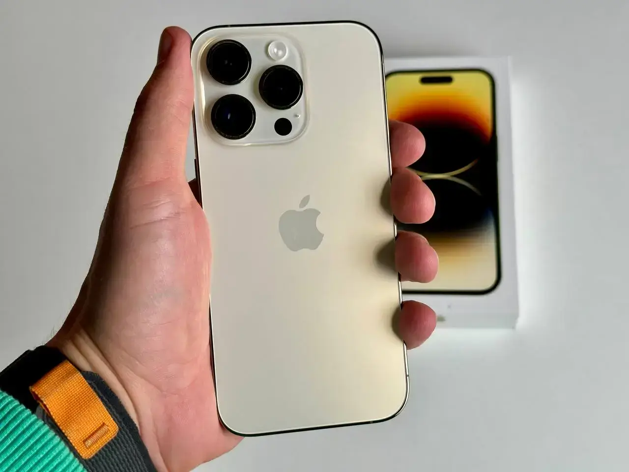 USED Apple iPhone 14 Pro 256GB Gold (MQ183)🔋100%(Стан - 9/10, Комплект - Повний | гарантія - 1 міс.)