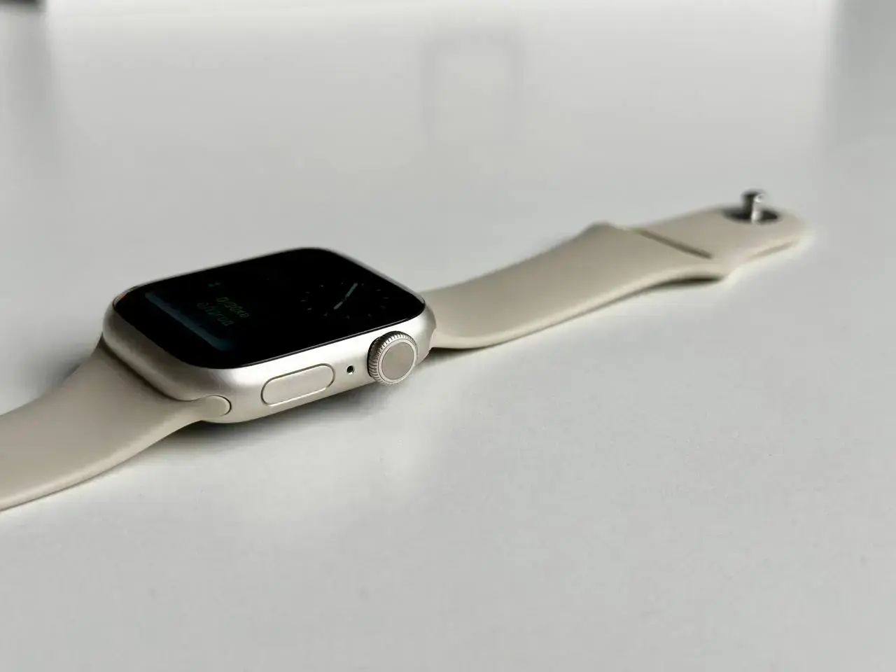 USED Apple Watch Series 7 GPS 41mm Starlight Aluminum Case with Starlight Sport Band (MKMY3)
