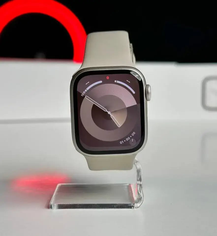USED Apple Watch Series 7 GPS 41mm Starlight Aluminum Case with Starlight Sport Band (MKMY3)