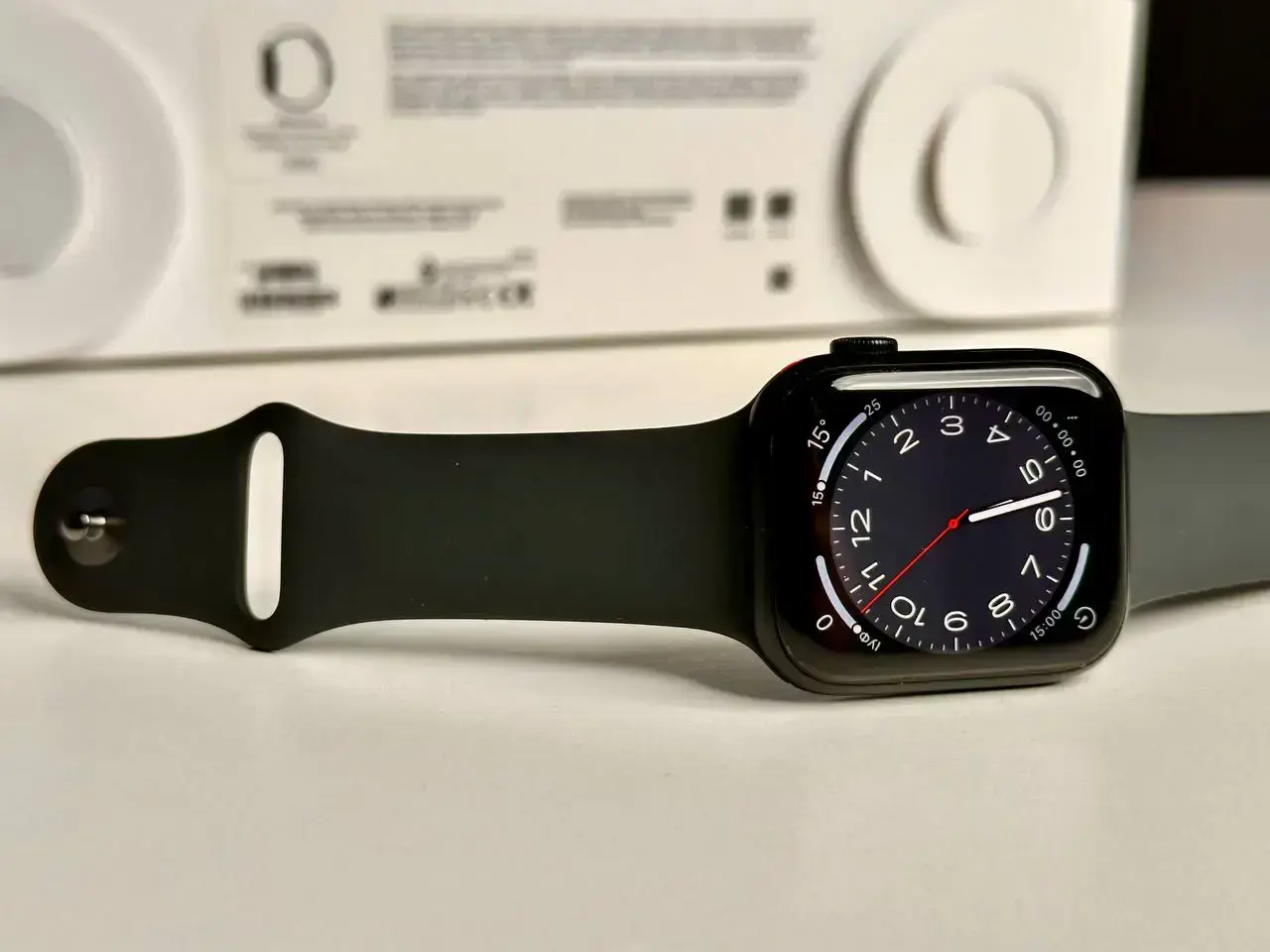 USED Apple Watch Series 8 GPS 45mm Midnight Aluminum Case with Midnight Sport Band - Regular (MNP13)