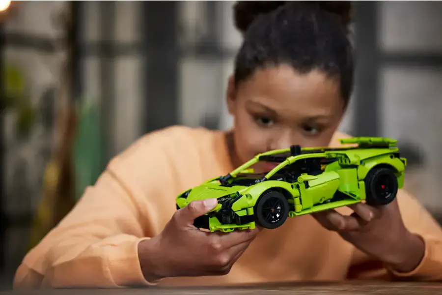 Авто-конструктор LEGO Technic Lamborghini Huracan Tecnica (42161)